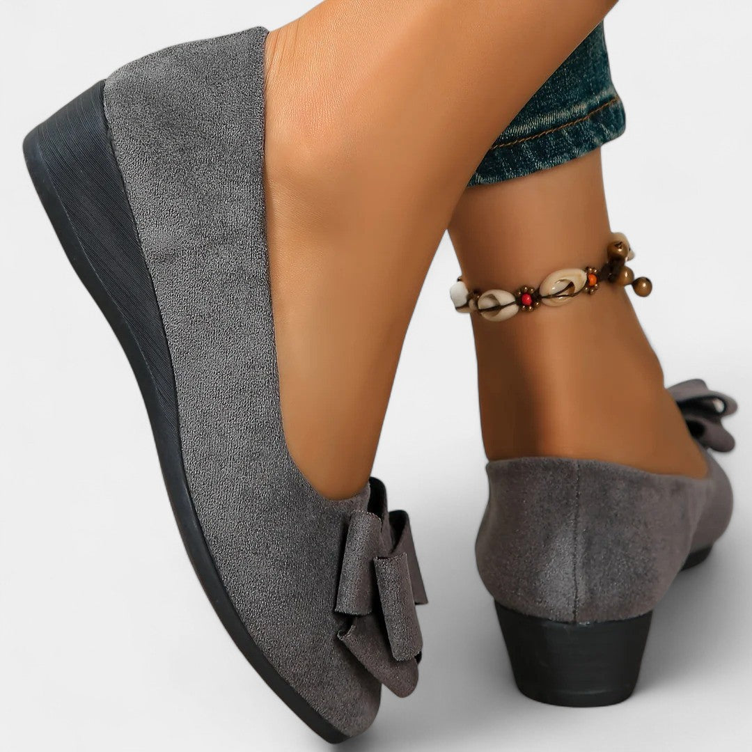 Soraya - Zapatos Ortopédicos con Tacón Bajo y Lazo.