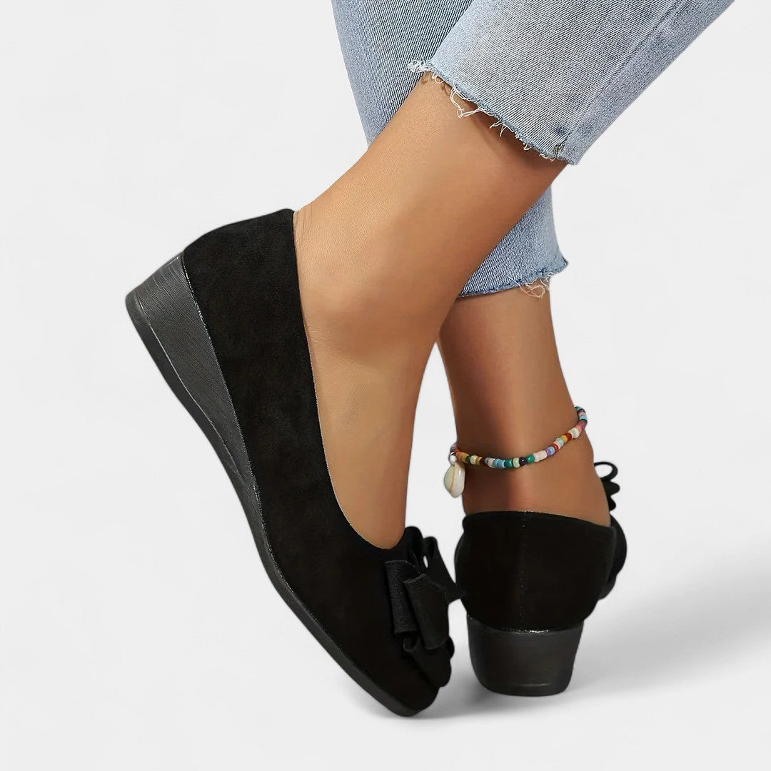 Soraya - Zapatos Ortopédicos con Tacón Bajo y Lazo.